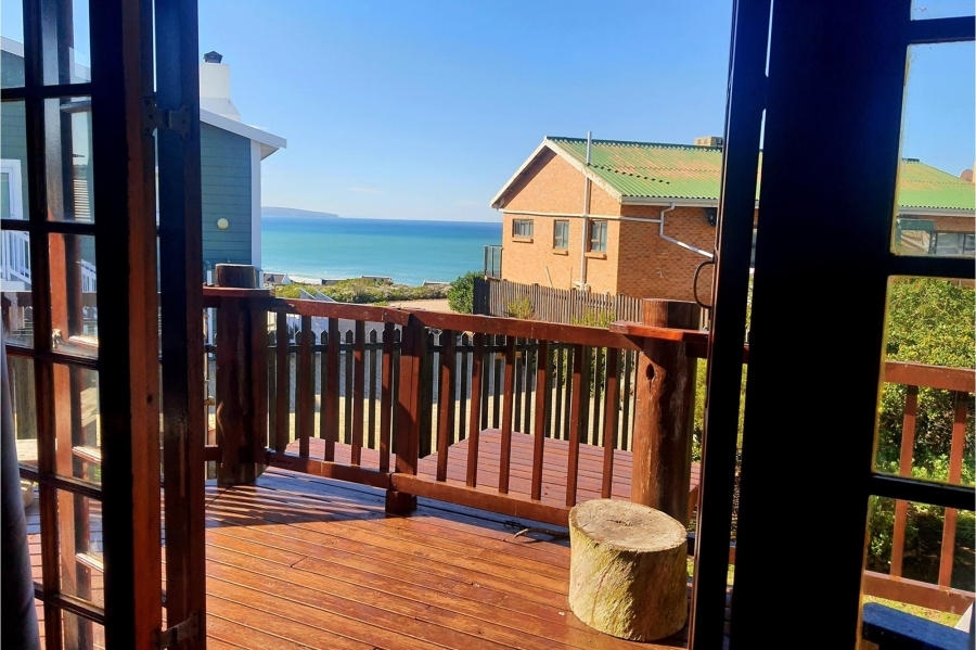 3 Bedroom Property for Sale in Boggomsbaai Western Cape